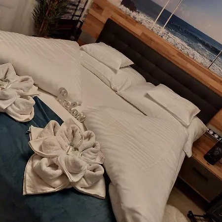 Happiness Apartment
