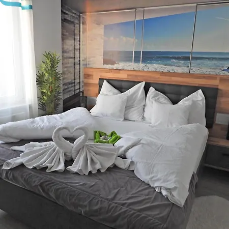 Happiness * Kecskemét